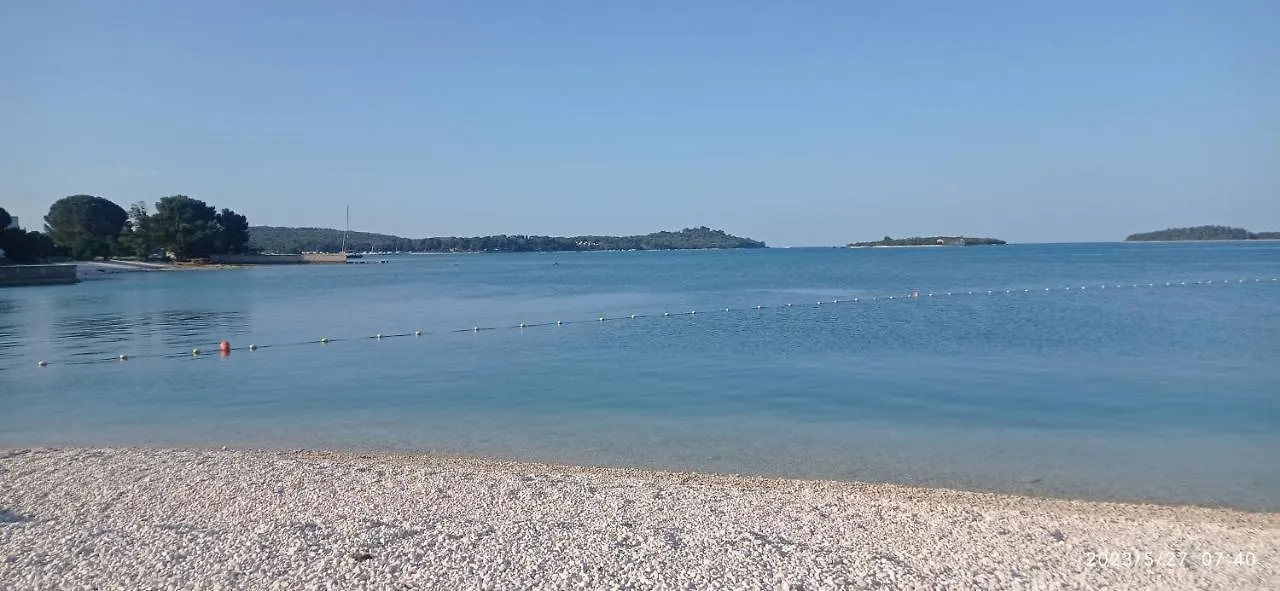 Sunny Apartment By The Sea Pula