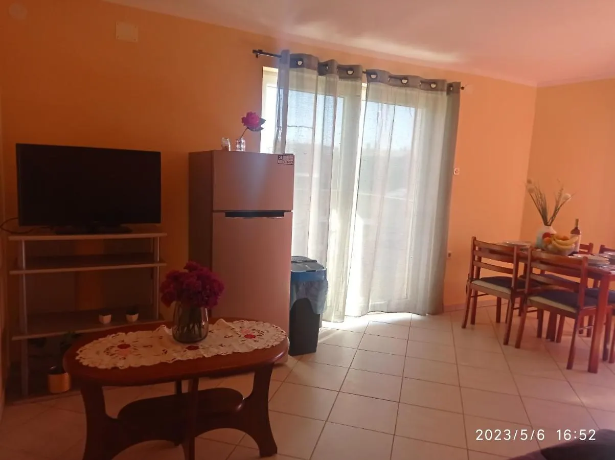 Sunny Apartment By The Sea 普拉