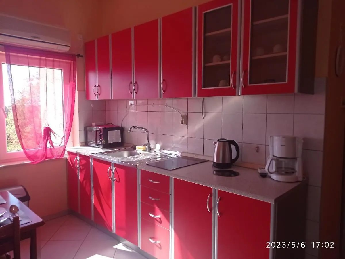 Sunny Apartment By The Sea 普拉 0*,  克罗地亚