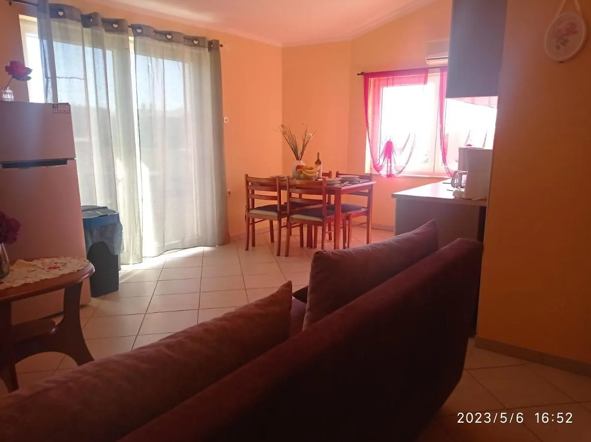 Sunny Apartment By The Sea 普拉