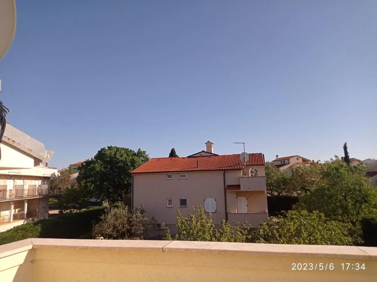 Sunny Apartment By The Sea 普拉